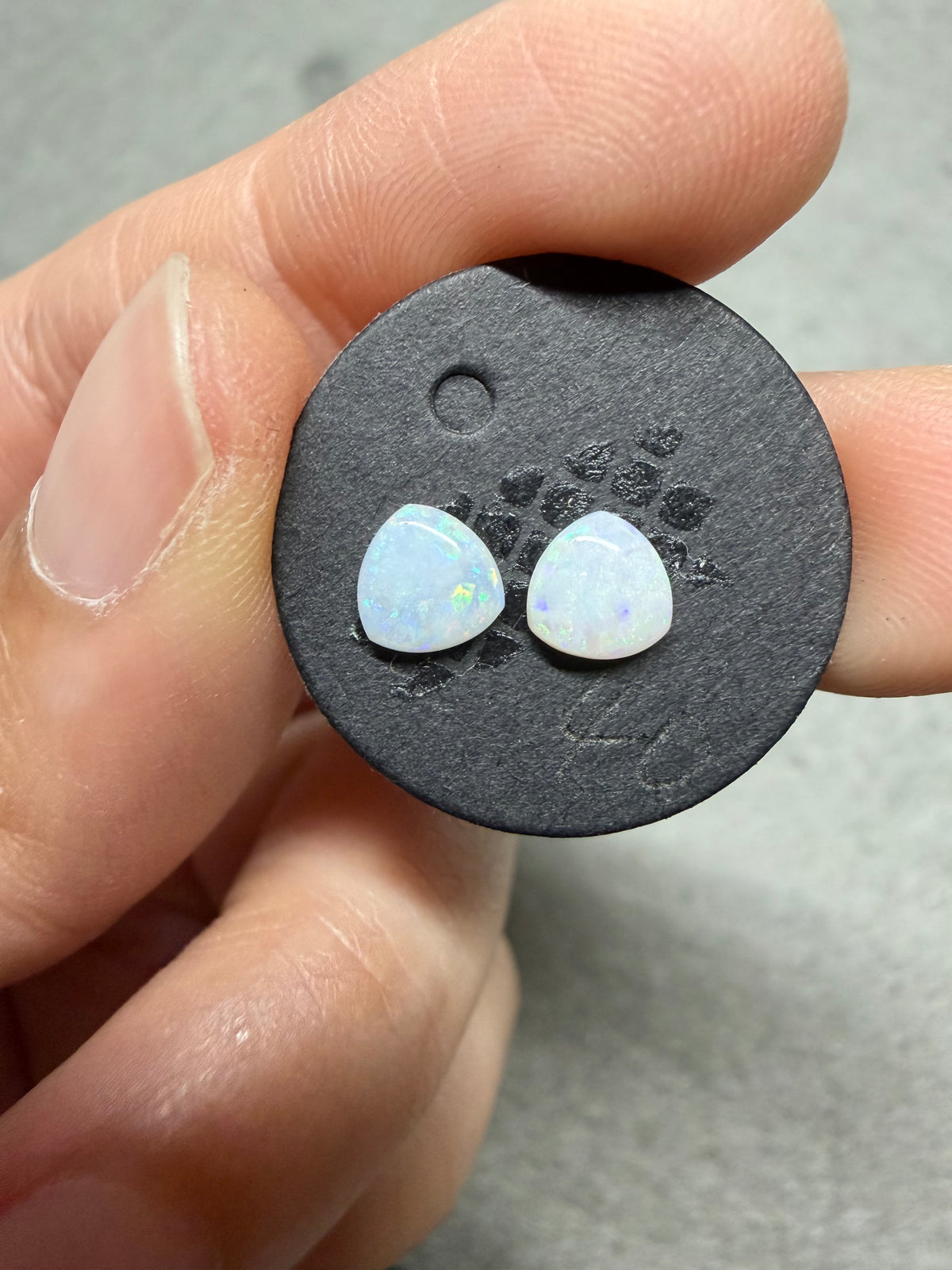 19.Surprise opals