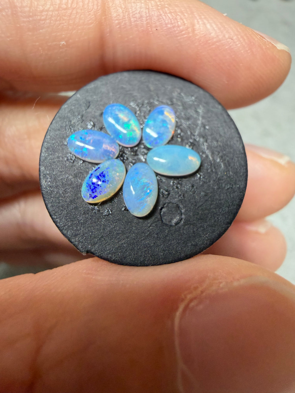 33. Surprise Crystal Opal set