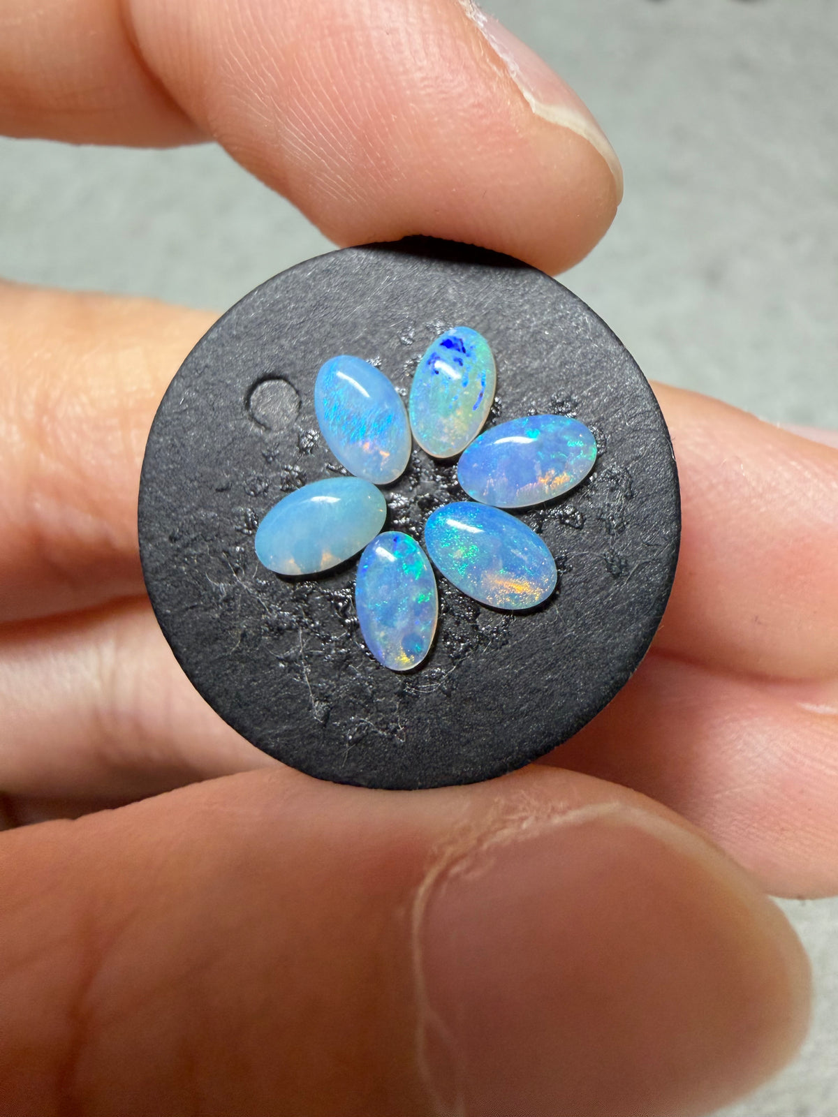 33. Surprise Crystal Opal set