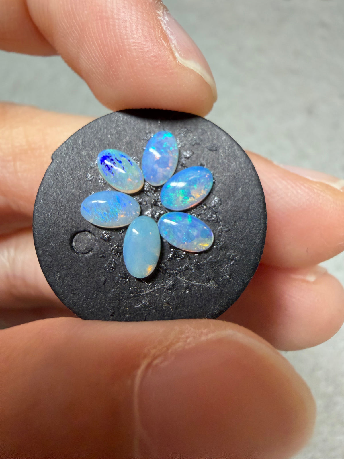 33. Surprise Crystal Opal set